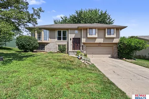 6714 Aspen St, La Vista, NE 68128