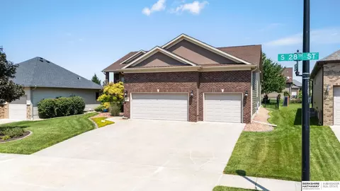 8910 S 28 St, Lincoln, NE 68516