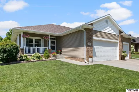 7845 Katrina Ln, Lincoln, NE 68512