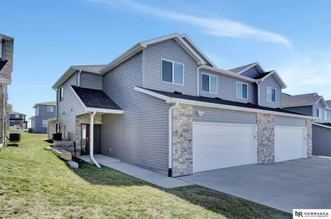 5039 W Stampede Ln, Lincoln, NE 68528