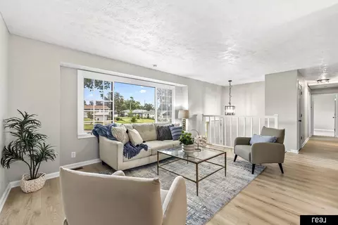 5418 N Oaks Blvd, Omaha, NE 68134