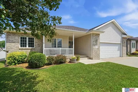2200 Manitou Dr, Lincoln, NE 68521