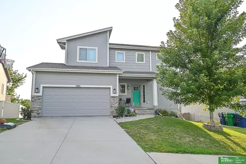 7710 N 82nd Ave, Omaha, NE 68122