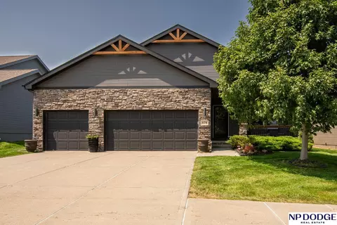 878 N Hws Cleveland Blvd, Elkhorn, NE 68022