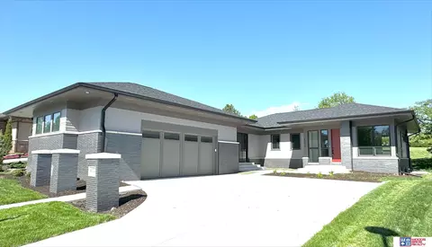 6500 Windflower Rd, Lincoln, NE 68521
