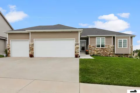 9505 Fairbury Ln, Lincoln, NE 68516
