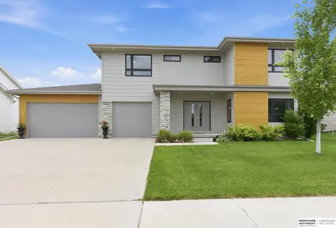 2514 N 184th St, Elkhorn, NE 68022
