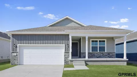 11506 Stony Point Dr, Papillion, NE 68046
