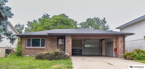 7200 Eagle Dr, Lincoln, NE 68507
