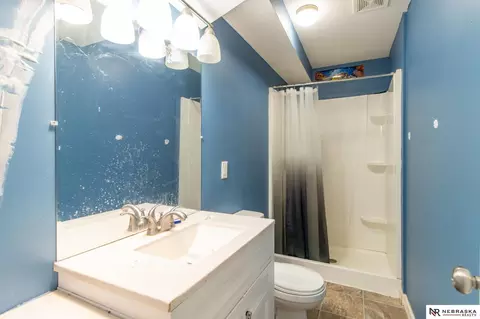 Bath - 7200 Eagle Dr, Lincoln, NE 68507 photo 3 of 3