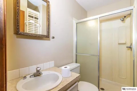 Bath - 7200 Eagle Dr, Lincoln, NE 68507 photo 1 of 3