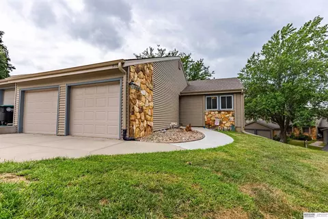 910 S 153rd Ct, Omaha, NE 68154