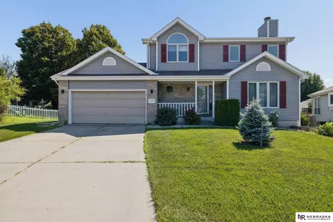 6530 Courtney Cir, Lincoln, NE 68516