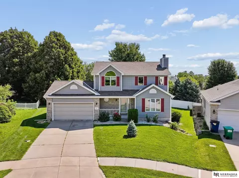 6530 Courtney Cir, Lincoln, NE 68516