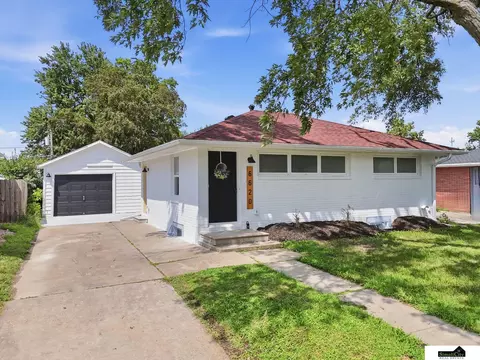 6620 Benton St, Lincoln, NE 68507