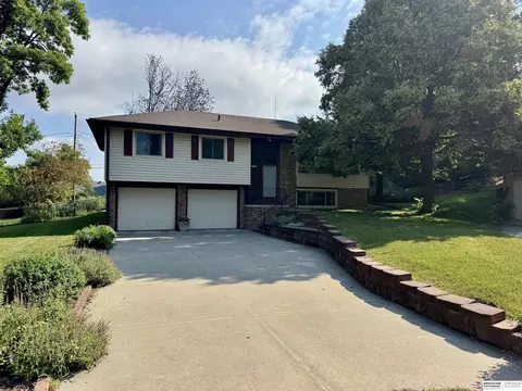 4337 N 81st Avenue Cir, Omaha, NE 68134