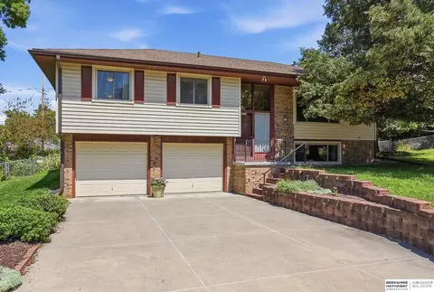 4337 N 81st Avenue Cir, Omaha, NE 68134