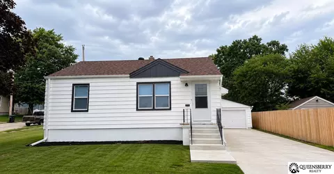 4916 S 41 St, Omaha, NE 68107