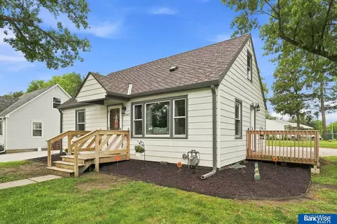 2749 N Cotner Blvd, Lincoln, NE 68507