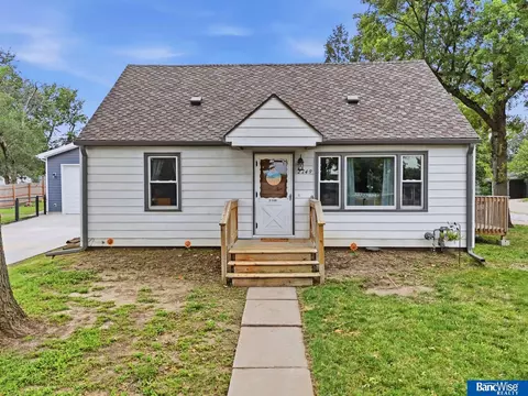2749 N Cotner Blvd, Lincoln, NE 68507