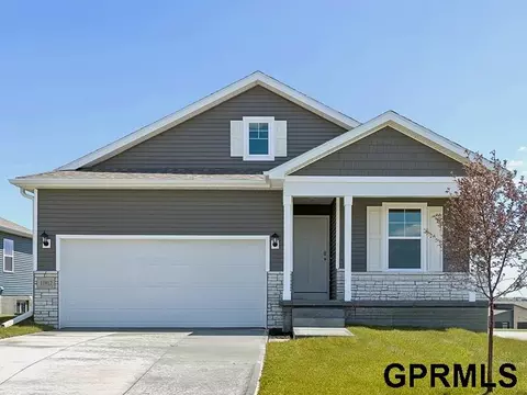 11985 S 114th Ave, Papillion, NE 68046
