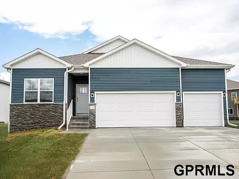6062 N 185th Ave, Elkhorn, NE 68022