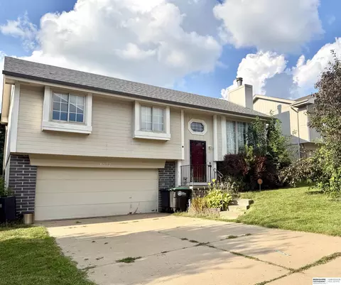 8022 Bauman Ave, Omaha, NE 68122