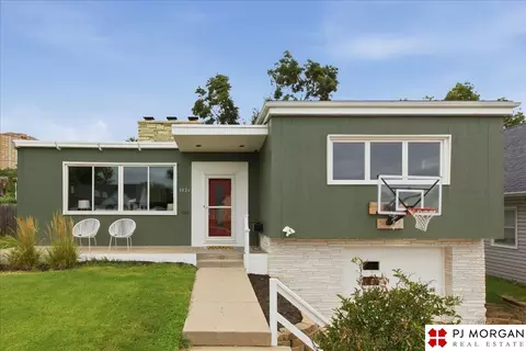 5024 Pierce St, Omaha, NE 68106