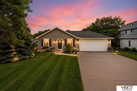 1564 Trumball Ter, Plattsmouth, NE 68048