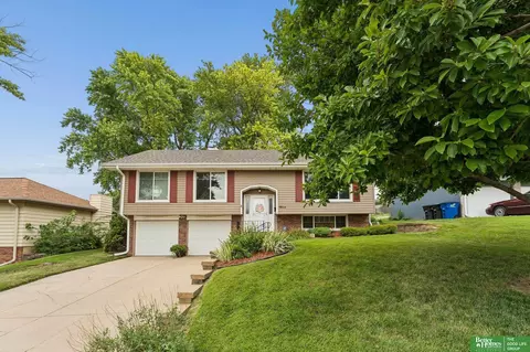 9814 Browne St, Omaha, NE 68134