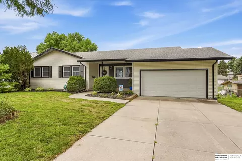 2009 Lloyd St, Bellevue, NE 68005