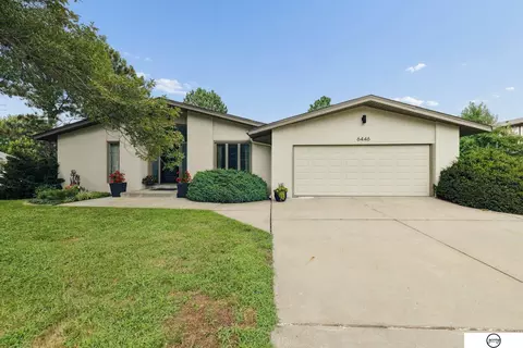 6446 W Shore Dr, Lincoln, NE 68516
