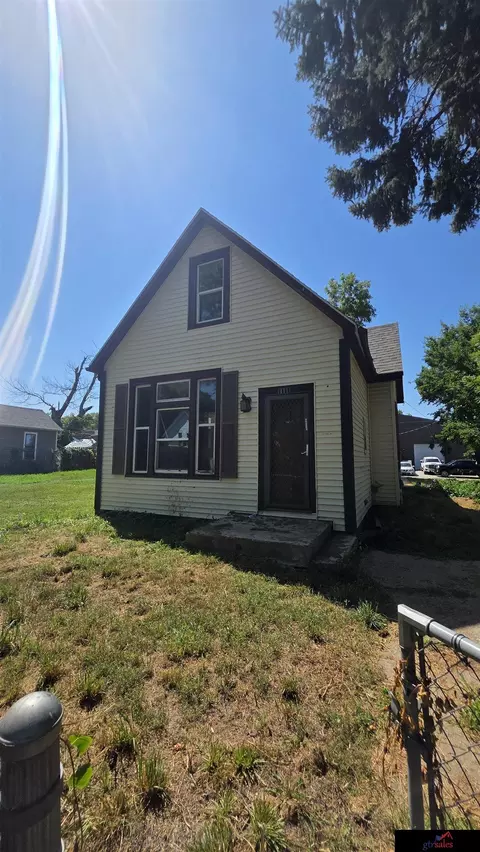 4025 Charles St, Omaha, NE 68131