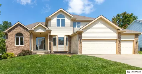 7620 Kennelley Dr, Lincoln, NE 68516