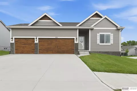 21052 Monroe St, Elkhorn, NE 68022