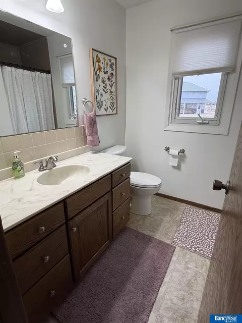 Bath - 701 W 18 Rd, Phillips, NE 68865 photo 1 of 7