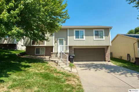 8903 N 76th St, Omaha, NE 68122