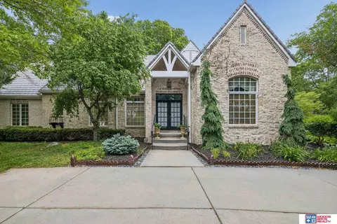 2350 Ridge Rd, Lincoln, NE 68512