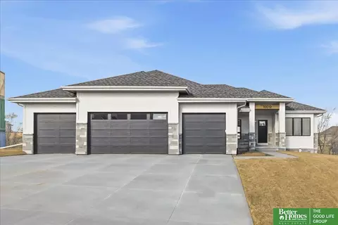 5820 N 213th Ave, Elkhorn, NE 68022
