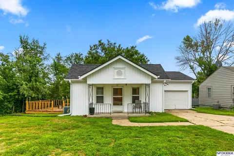 129 N Stark St, Bennington, NE 68007
