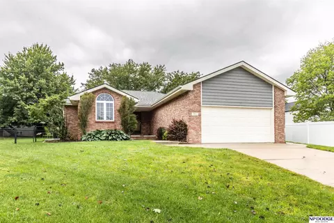 3511 Mesquite Cir, Lincoln, NE 68516
