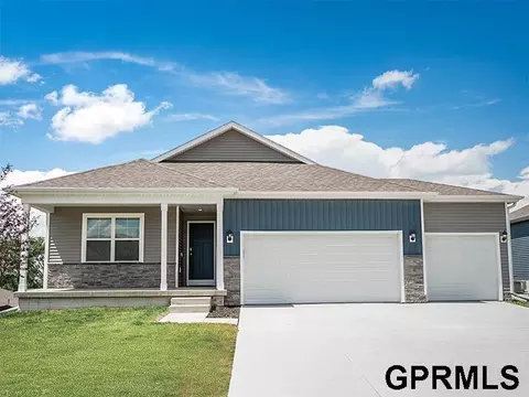 10614 Bearcreek Dr, Papillion, NE 68046