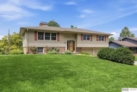 638 S 126th St, Omaha, NE 68154