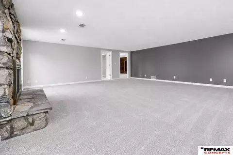 Living - 1416 Doyle Ln, Beatrice, NE 68310 photo 4 of 5