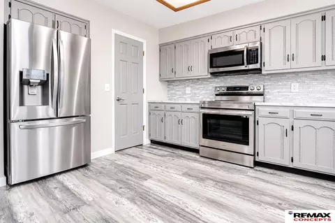 Kitchen - 1416 Doyle Ln, Beatrice, NE 68310 photo 4 of 4