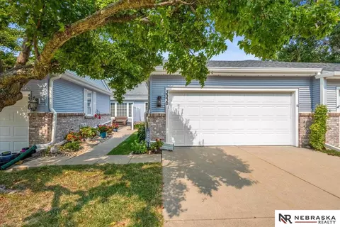 5330 Thies Cove Dr, Lincoln, NE 68516