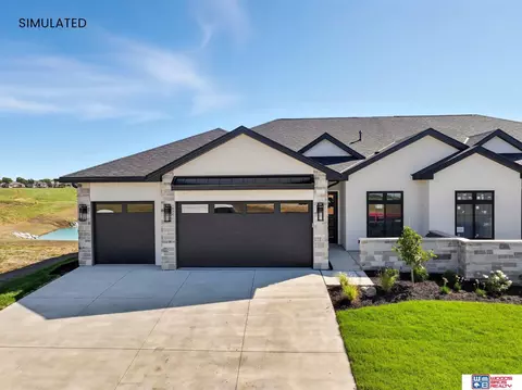 8026 S 43rd St, Lincoln, NE 68516