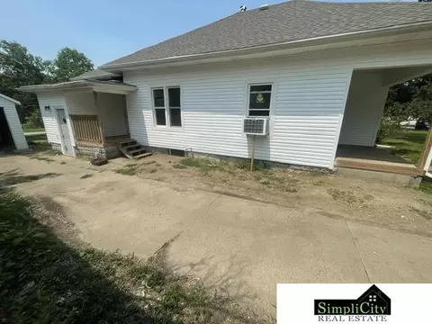 Exterior - 415 N 13th St, Beatrice, NE 68310 photo 1 of 2