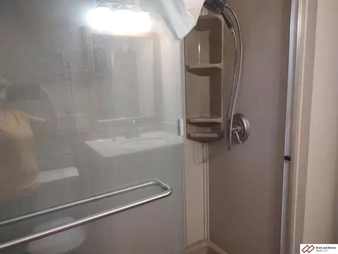 Bath - 1609 Washington St, Beatrice, NE 68310 photo 1 of 5