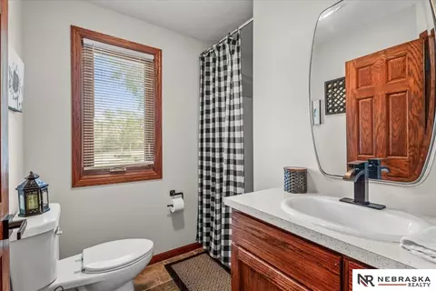 Bath - 230 E 18th St, Wahoo, NE 68066 photo 10 of 11